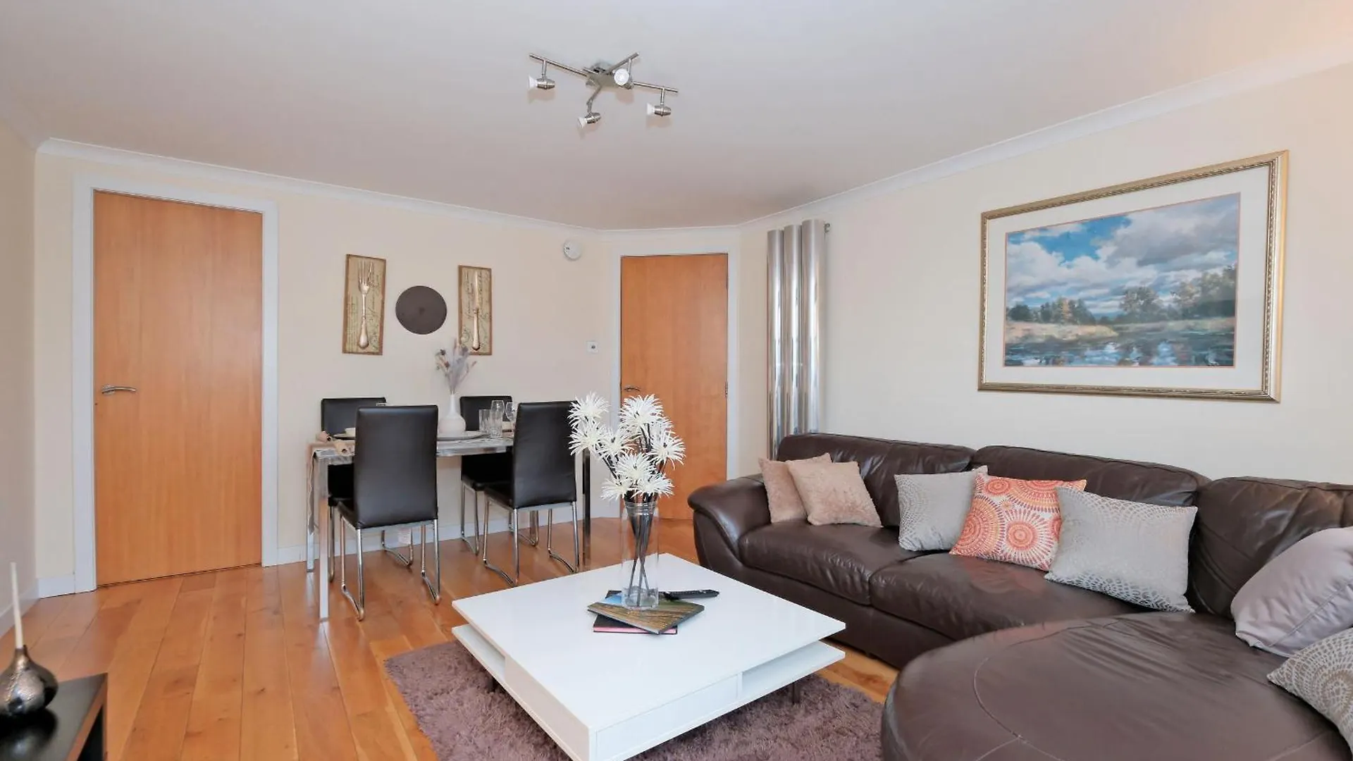 Appartement Riverview-2Br-Sleeps4-Citycentre-Parking-Fastwifi Aberdeen Verenigd Koninkrijk